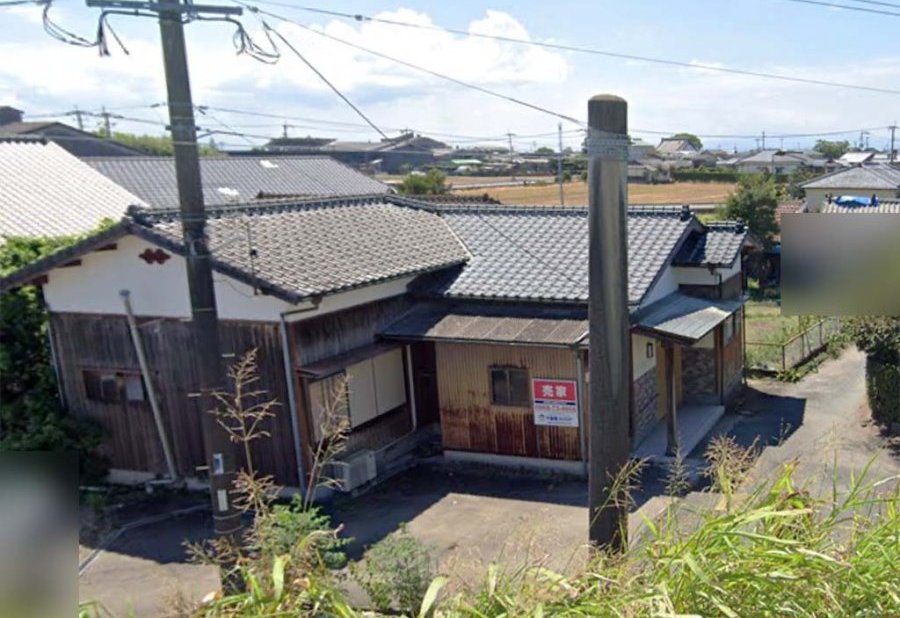 飯江川がそばに流れています。