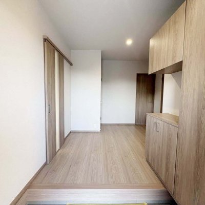 玄関ホールを中心に個室をセット